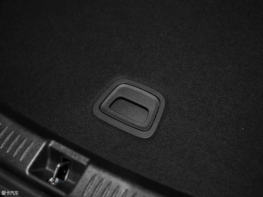 2019YE Ŀ E 300 L r