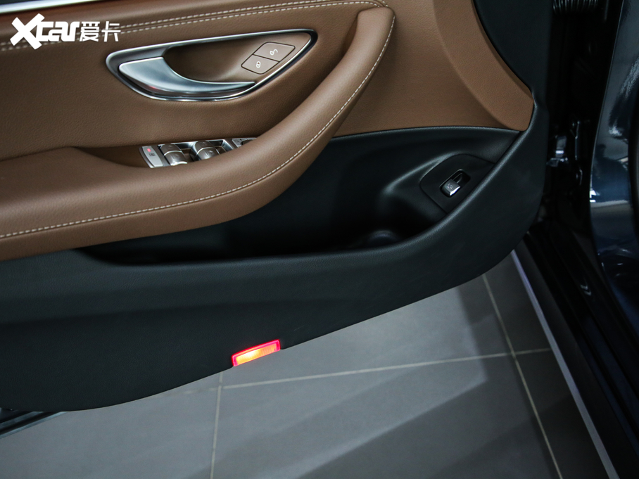 2019YE Ŀ E 300 L \ӕr