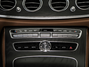 2019E 200 L \ 4MATIC {(dio){(dio)(ji)