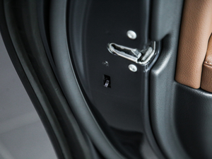 2019Ŀ E 300 L \ӕr g