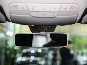 2019Ŀ E 300 L \ӕr g