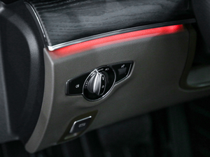 2019Ŀ E 300 L \ӕr п؅^