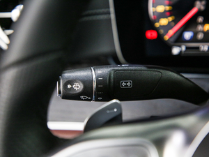 2019款改款 E 300 L 运动时尚型 中控区