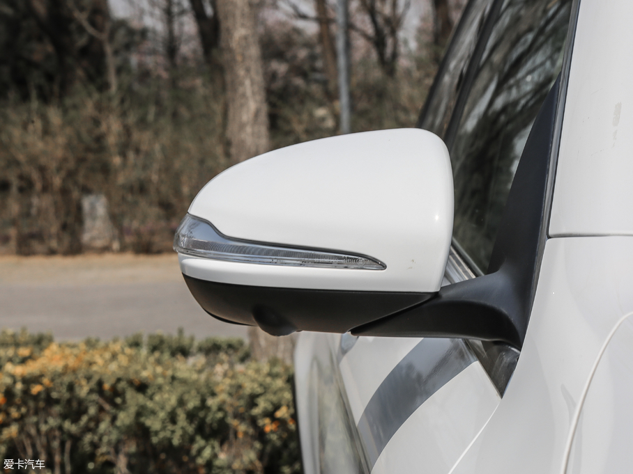 2019��YGLC GLC 300 L 4MATIC���A��