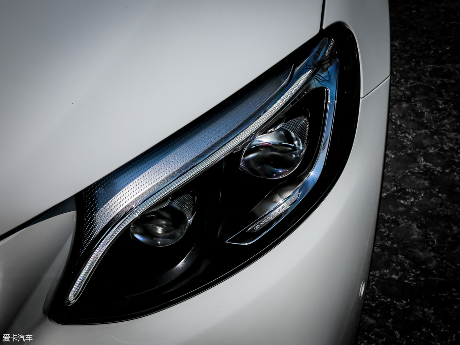 2019��YGLC GLC 300 L 4MATIC���A��