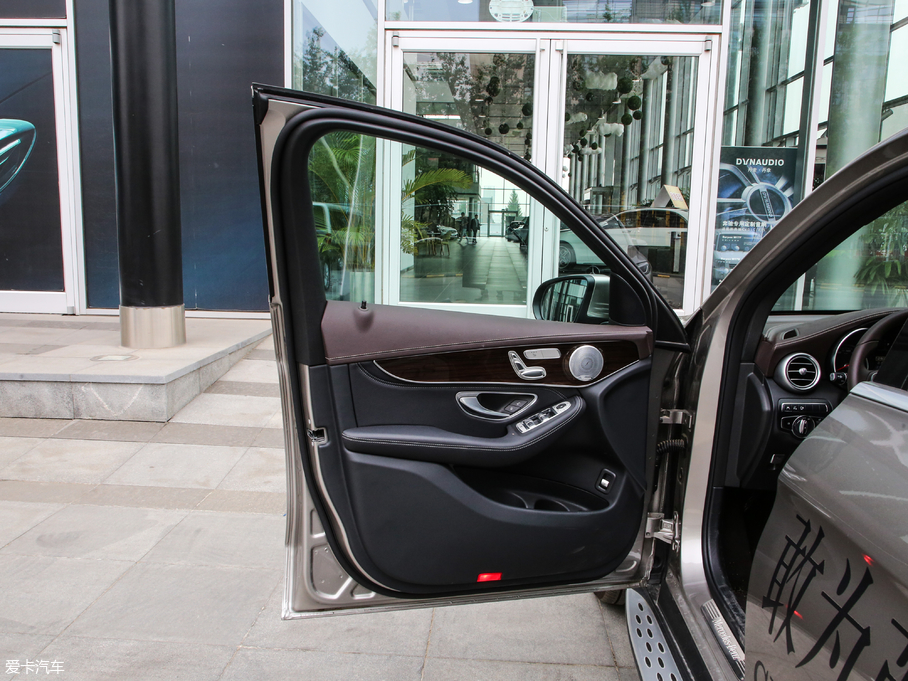 2019YGLC GLC 260 L 4MATICA