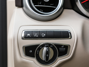 2019款GLC 300 L 4MATIC豪华型 中控区