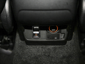 2019款GLC 200 L 4MATIC 空间座椅