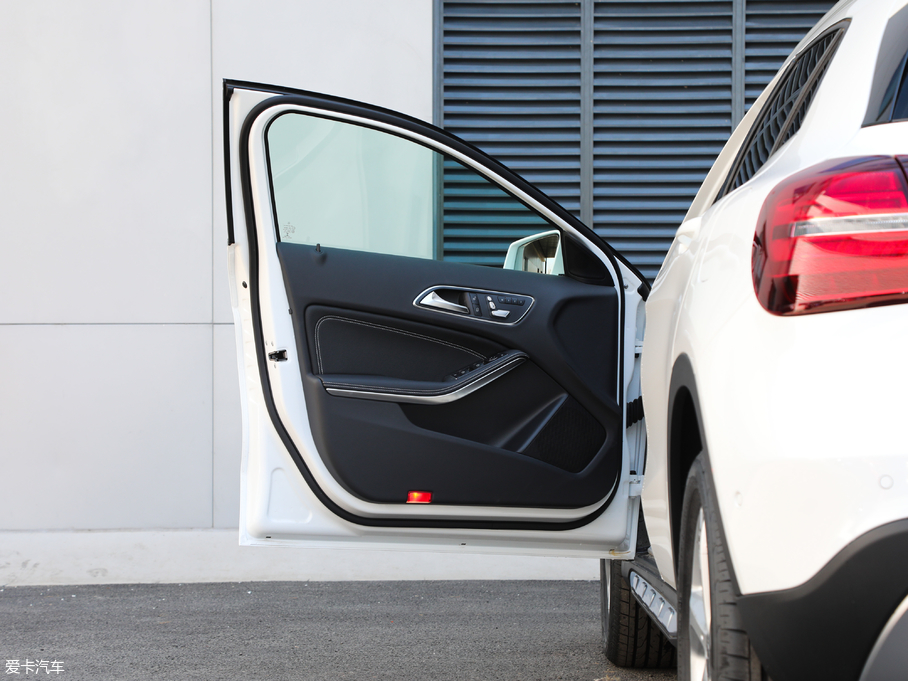 2019YGLA GLA 200 (dng)