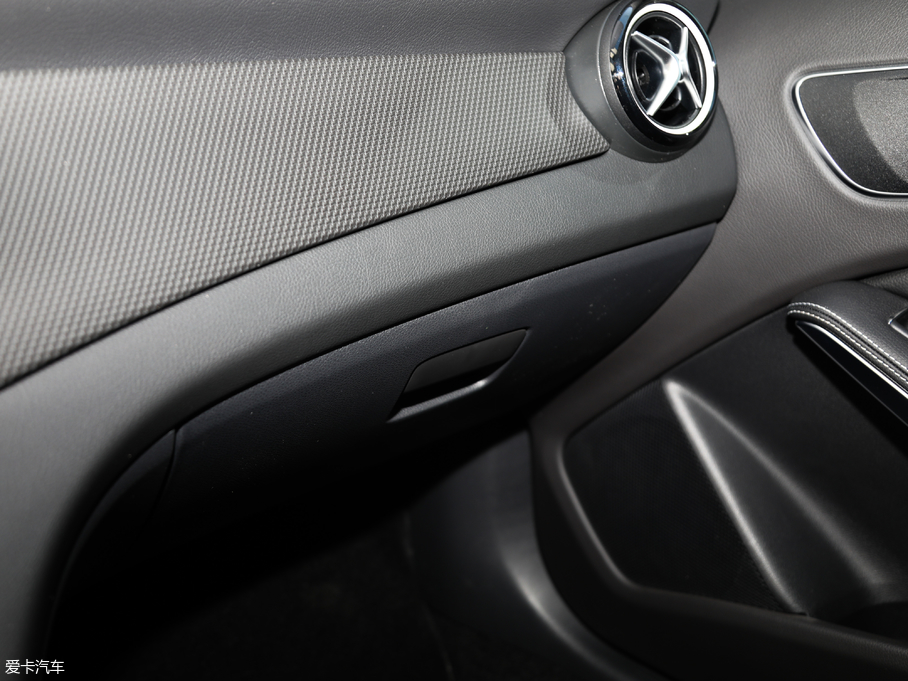 2019YGLA GLA 200 (dng)