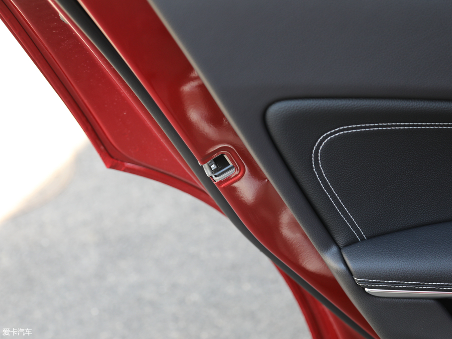 2019YGLA GLA 200 (dng)