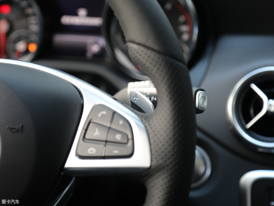 2019YGLA GLA 200 (dng)