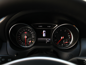 2019款GLA 200 动感型 仪表