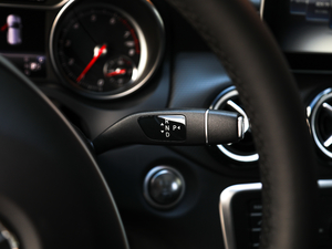 2019款GLA 200 动感型 换挡杆