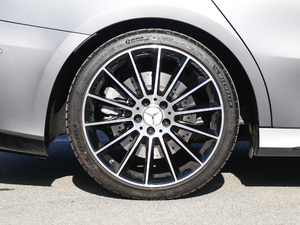 2019AMG A 35L 4MATIC ݆Ȧ