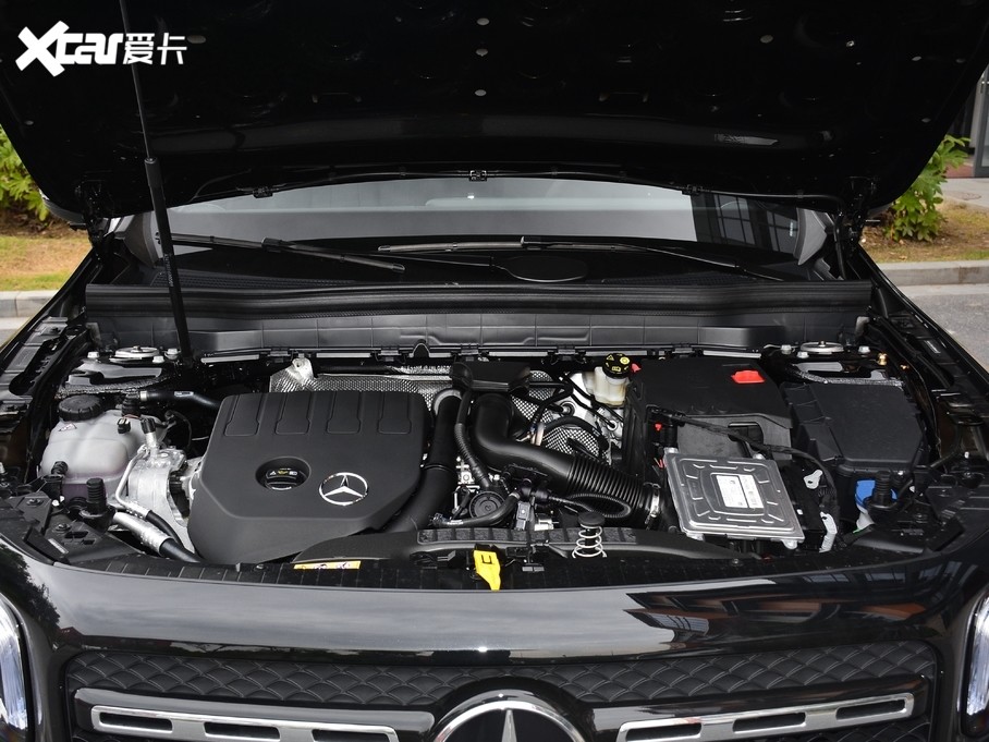 2020款奔驰glb200 4matic