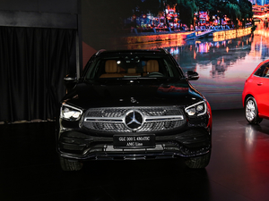 2020GLC 300 L 4MATIC AMG Line w^