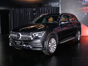 2020GLC 300 L 4MATIC AMG Line w^