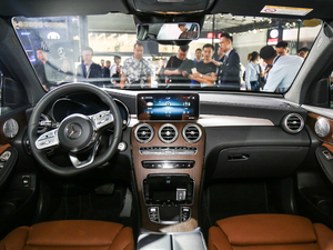 2020GLC 300 L 4MATIC AMG Line п؅^(q)