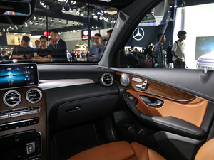 2020GLC 300 L 4MATIC AMG Line п؅^(q)