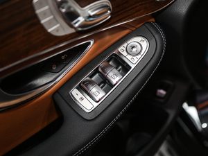 2020GLC 300 L 4MATIC AMG Line п؅^(q)