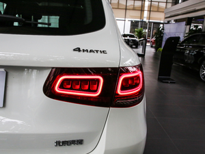 2020款GLC 300 L 4MATIC动感型 尾灯