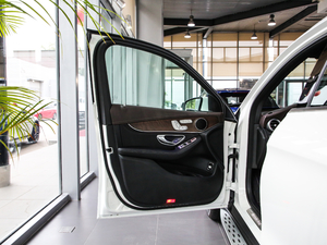 2020款GLC 300 L 4MATIC动感型 驾驶位车门