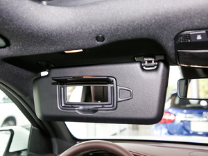 2020款GLC 300 L 4MATIC动感型 遮阳板（左）