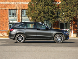 2020GLC 300 L 4MATIC AMG Line w^