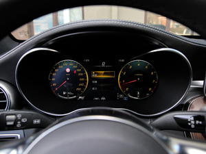 2020GLC 300 L 4MATIC AMG Line п؅^