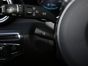 2020GLC 300 L 4MATIC AMG Line п؅^