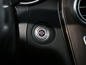 2020GLC 300 L 4MATIC AMG Line п؅^