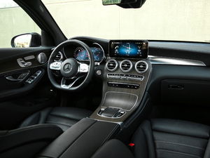 2020GLC 300 L 4MATIC AMG Line п؅^