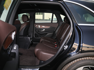 2020款改款 GLC 300 L 4MATIC豪华型 后排空间