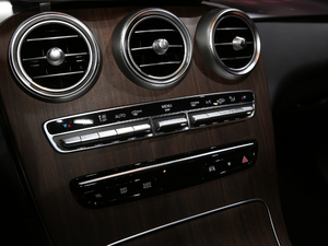 2020款改款 GLC 300 L 4MATIC AMG-Line 中控区
