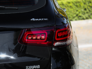 2020款改款 GLC 260 L 4MATIC动感型 尾灯