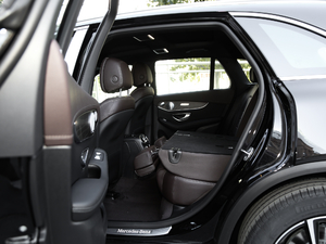 2020款改款 GLC 260 L 4MATIC动感型 后排座椅放倒
