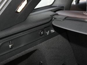 2020款改款 GLC 260 L 4MATIC动感型 空间座椅