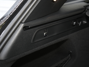 2020款改款 GLC 260 L 4MATIC动感型 空间座椅