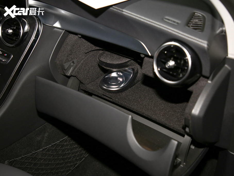 2020YC C 300 L \Ӱ