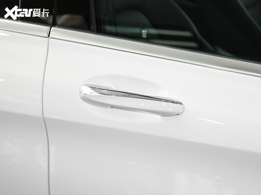 2020YC C 260 L \Ӱ