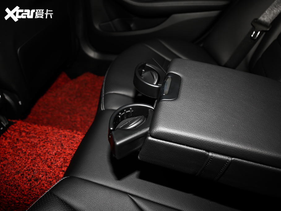 2020YC C 260 L \Ӱ