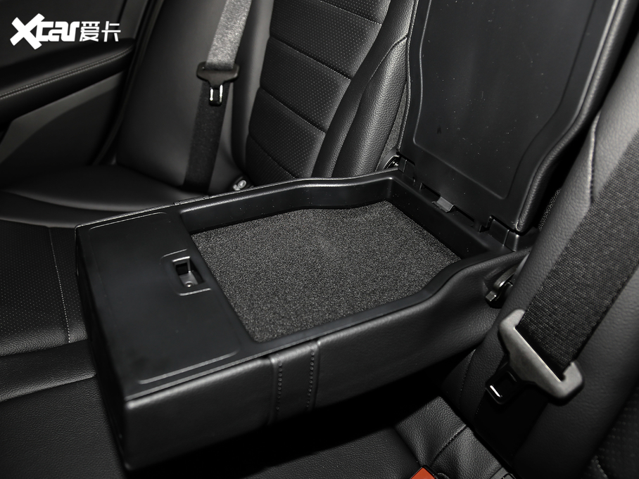 2020YC C 260 L \Ӱ