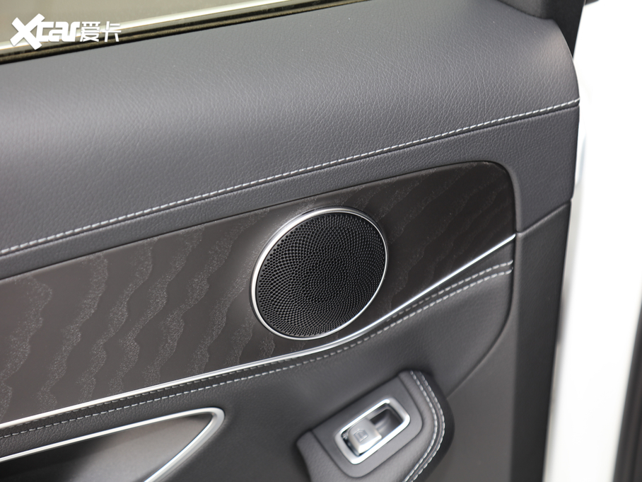 2020��YC�� �Ŀ� C 260 L �\�Ӱ� 4MATIC