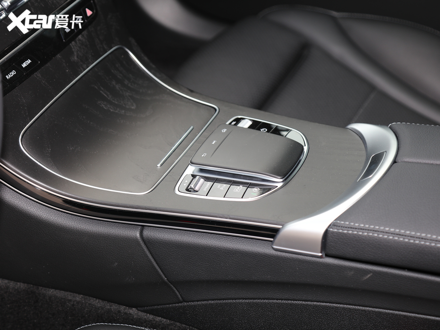 2020��YC�� �Ŀ� C 260 L �\�Ӱ� 4MATIC