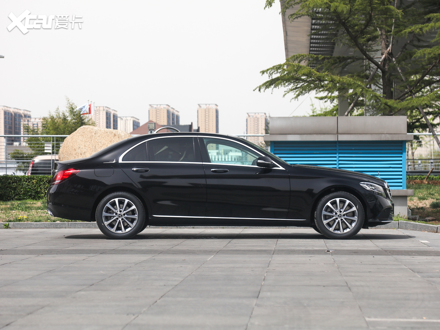 2020YC Ŀ C 260 L