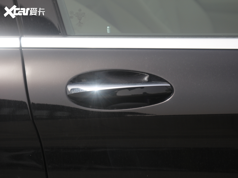 2020YC Ŀ C 260 L