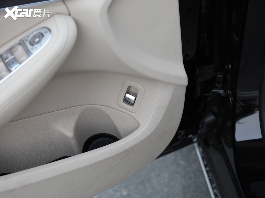 2020YC Ŀ C 260 L