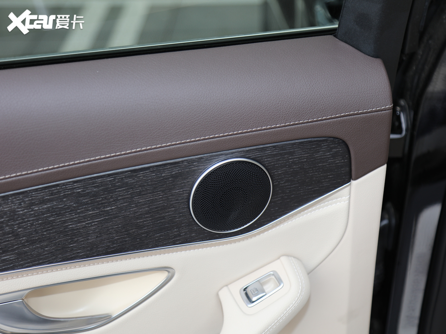 2020YC Ŀ C 260 L