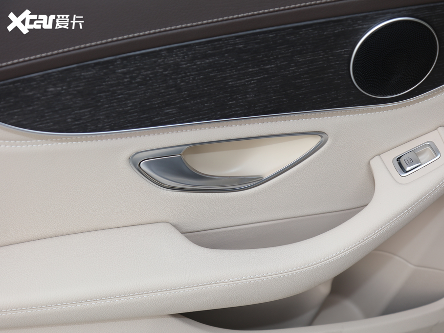 2020YC Ŀ C 260 L